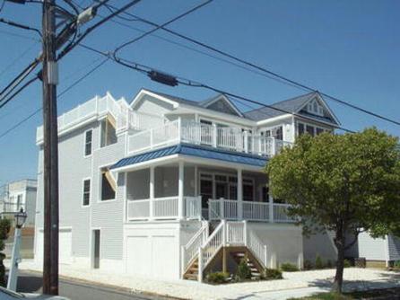 2741 Asbury Ave