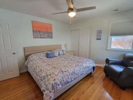 416 W Surf Rd