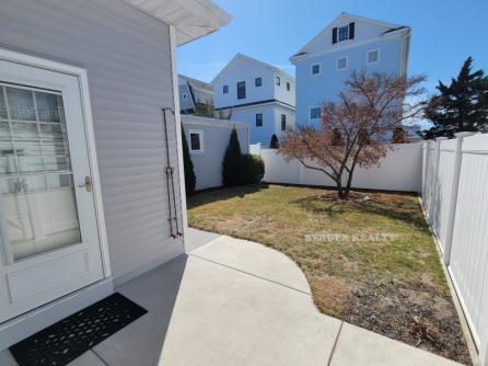 416 W Surf Rd
