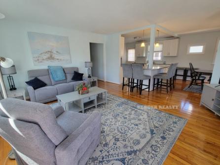 416 W Surf Rd