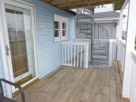 422 West Ave