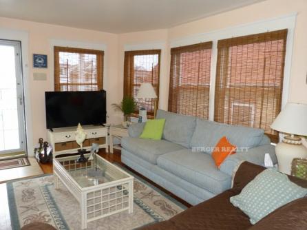 422 West Ave