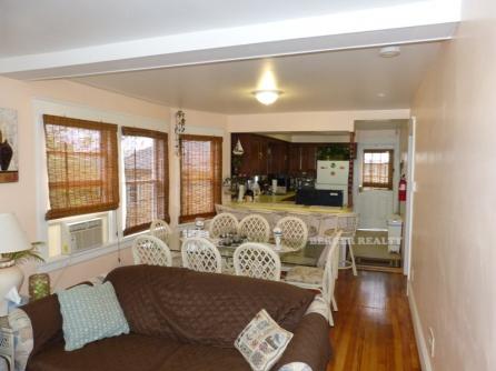 422 West Ave