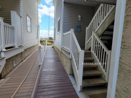 1742 Boardwalk