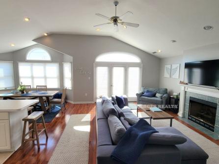 2842 Asbury Ave