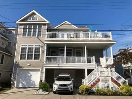825 Plymouth Place