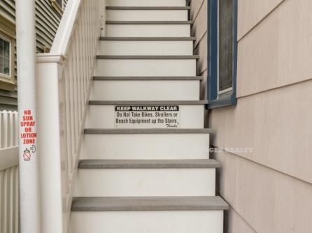829 St. James