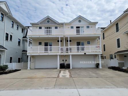 1919 Wesley Ave
