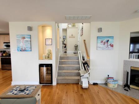 836B E. 6th St
