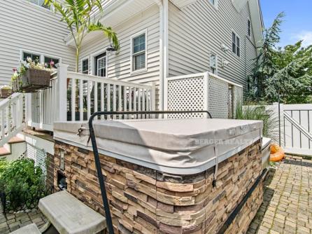 22 Spruce Road