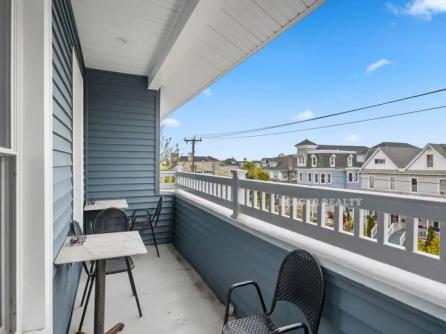 736 Wesley Ave