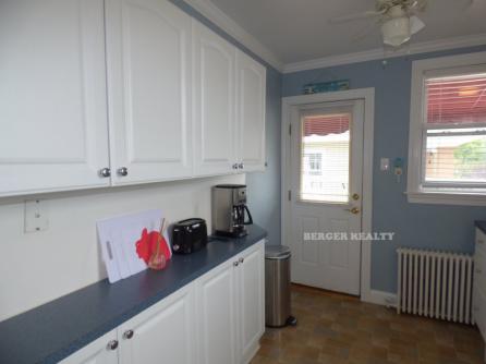 600 1st Street