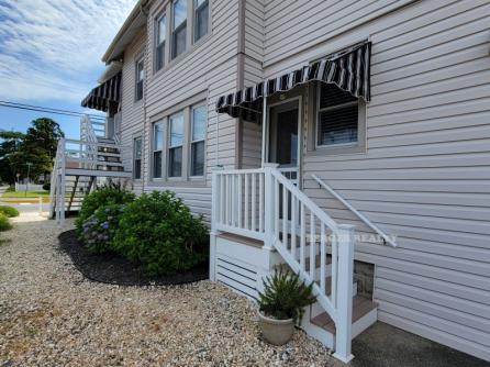 600 1st Street