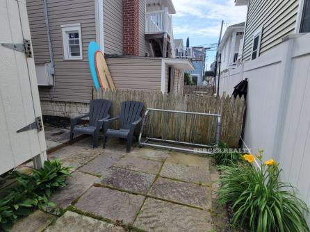 600 1st Street