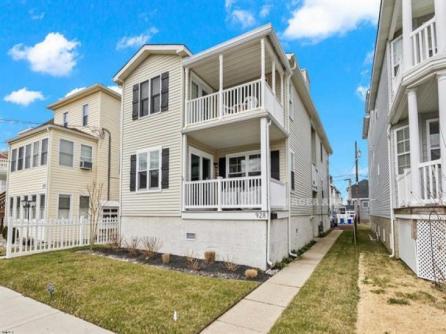 930 Bay Ave