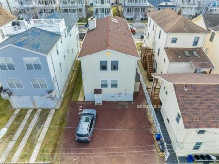 930 Bay Ave