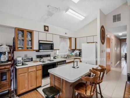 930 Bay Ave