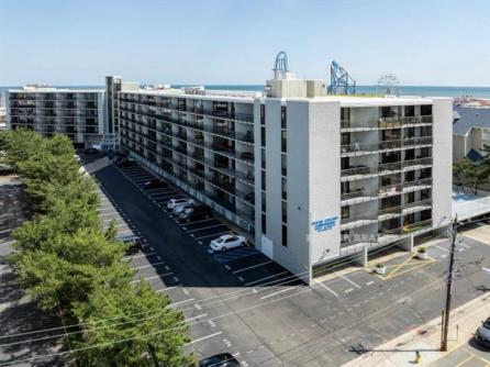 935 Ocean Avenue