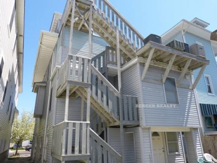 810 E. 7th Street