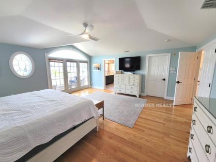 830 St Charles Place