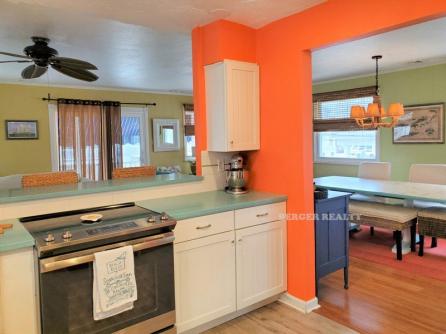 609 E 16th Street