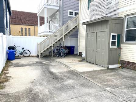 711 2nd Street