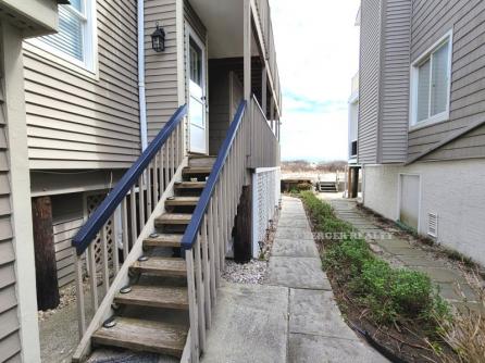 3212 Wesley Ave
