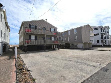 3138 Wesley Ave.