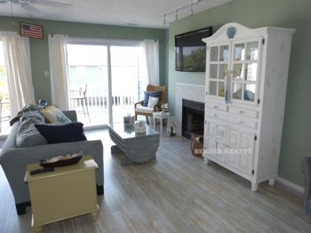 811 Periwinkle Drive