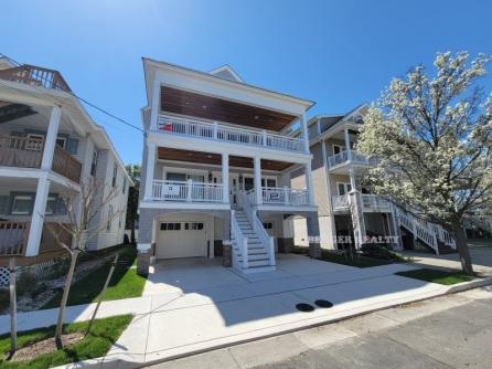 812 2nd Street