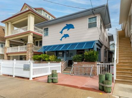 829 St. James