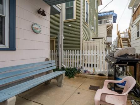 829 St. James