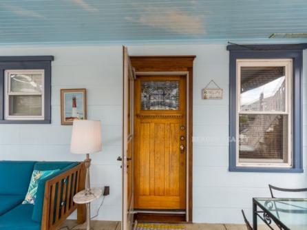 829 St. James