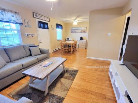 825 Plymouth Place