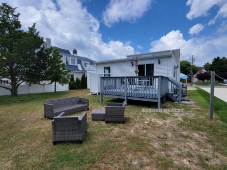 27 Simpson Rd