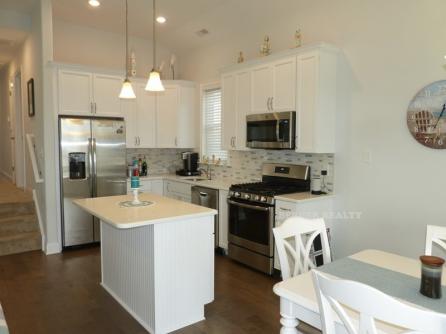 1422 Asbury Ave