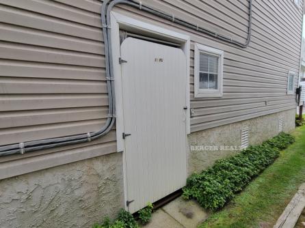 846A 1st Street
