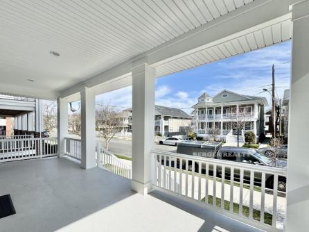 856 St Charles Place