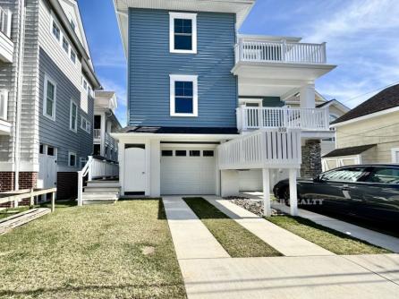 856 St Charles Place