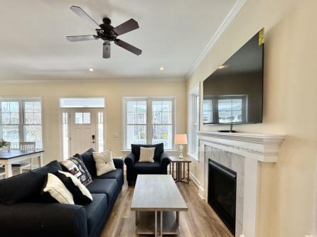 856 St Charles Place
