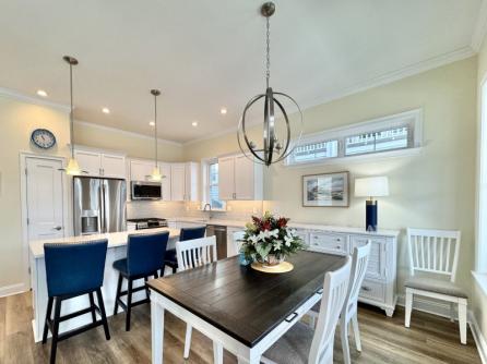 856 St Charles Place