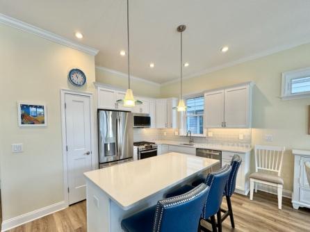 856 St Charles Place