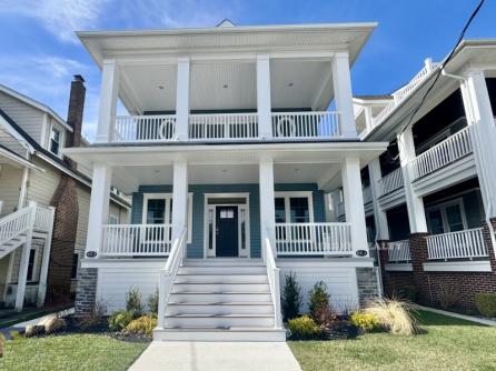 858 St Charles Place