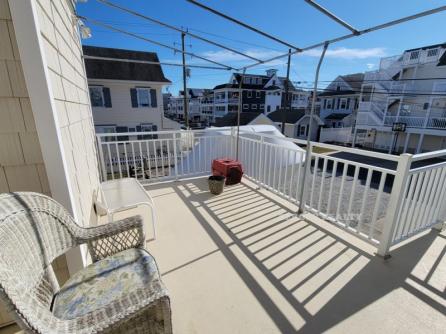 858 St Charles Place
