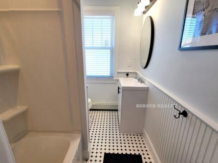 858 St Charles Place