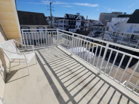 858 St Charles Place