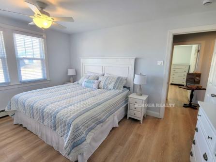 858 St Charles Place