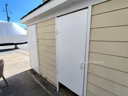 858 St Charles Place