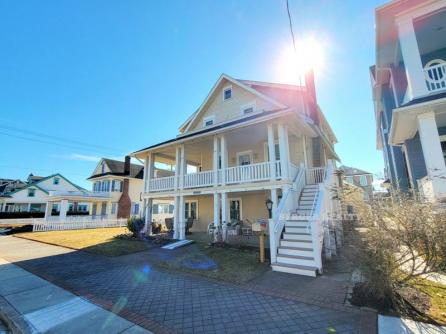 908 St. Charles Place