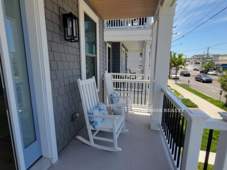 1333 West Ave